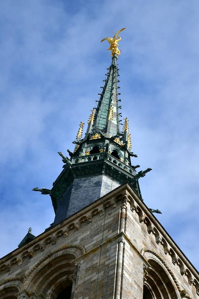 성 미카엘 대천사.