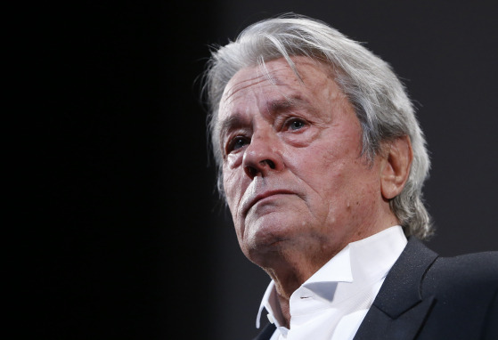 epa11553914 (FILE) - French actor Alain Delon reacts as he attends the screening of 'Plein Soleil' during the 66th annual Cannes Film Festival in Cannes, France, 25 May 2013 (reissued 18 August 2024). French film legend Alain Delon passed away aged 88 in Duchy, France, his family said in a statement on 18 August. EPA/Guillaume Horcajuelo *** Local Caption *** 50846005  〈저작권자(c) 연합뉴스, 무단 전재-재배포, AI 학습 및 활용 금지〉