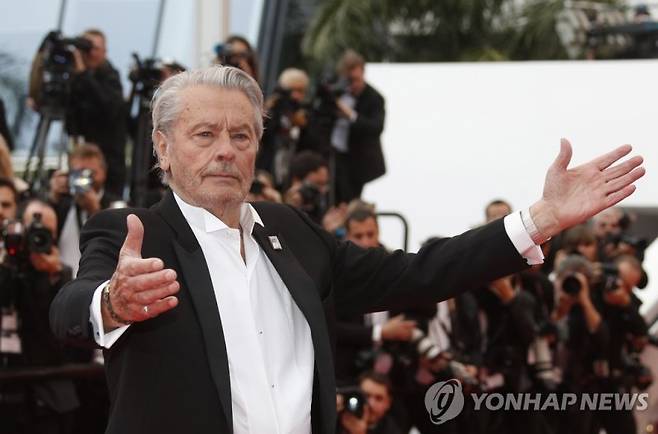 epaselect epa07585448 French actor Alain Delon arrives for the screening of 'A Hidden Life' during the 72nd annual Cannes Film Festival, in Cannes, France, 19 May 2019. The movie is presented in the Official Competition of the festival which runs from 14 to 25 May. EPA/SEBASTIEN NOGIER