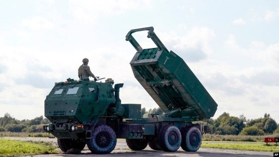 미국이 우크라이나에 지원한 고속기동포병로켓시스템(HIMARS·하이마스). AP=연합뉴스