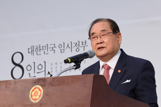 제79주년 8·15 광복절인 15일 오전 서울 용산구 효창공원 내 백범김구기념관에서 열린 광복회 주최 광복절 기념식에서 이종찬 광복회장이 기념사하고 있다. 광복회 등 독립운동단체는 김형석 신임 독립기념관장이 ‘친일 뉴라이트 인사’라면서 정부가 주최하는 광복절 경축식 불참을 선언한 바 있다. 연합뉴스