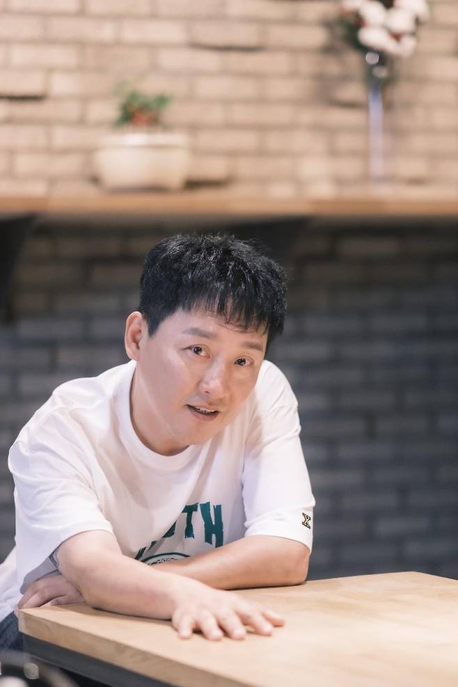 인터뷰하는 현진영 (서울=연합뉴스) 류효림 기자 = 가수 현진영이 연합뉴스와 인터뷰하고 있다. 2024.8.18 ryousanta@yna.co.kr