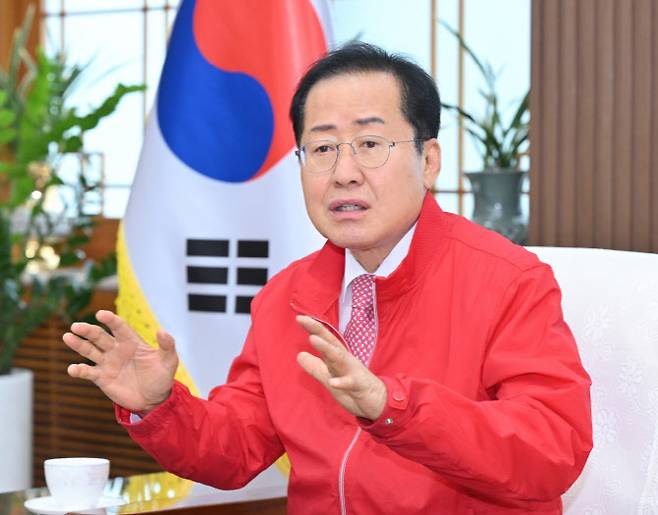 홍준표 대구시장이 최근 정치권에서 불거진 '건국절 논란'에 대해 상해 임시정부를 인정해야 한다고 언급했다.(사진=연합뉴스)
