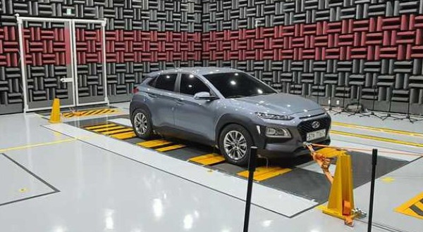 Measuring tire noise in the ‘Anechoic Chamber’ at Nexen Tire’s Central Research Center in Magok-dong, Seoul. [Courtesy of Nexen Tire Corp.]