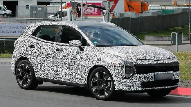 기아 스포티지 위장막 차량