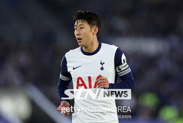 잉글랜드 프로축구 선수협회 선정 올해의 팀에서 손흥민의 이름이 빠졌다. 지난 시즌 17골 10도움의 공격 포인트를 기록하면서 토트넘의 레전드 반열에 올랐지만, 인정받지 못했다. 사진┃게티이미지코리아