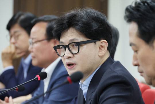 한동훈 국민의힘 대표가 22일 여의도 당사에서 열린 최고위원회의에서 발언하고 있다. 연합뉴스