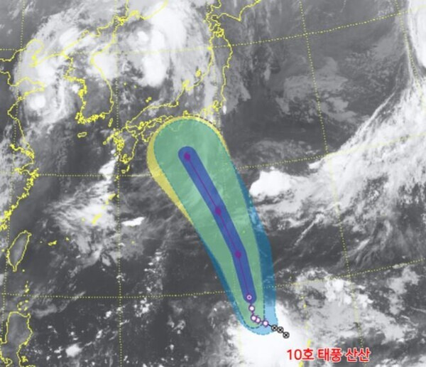 제10호 태풍 ‘산산’ 위성 영상. 기상청 제공