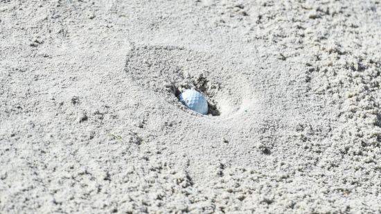 프라이 에그 라이는 투어 선수들도 힘들어하는 상황이다. [사진제공=골프다이제스트]