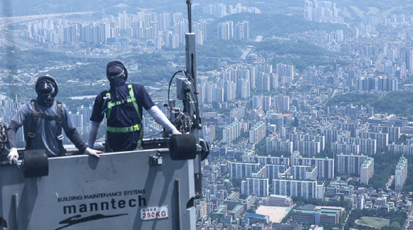 서울 송파구 롯데월드타워 서울스카이에서 강남 지역 대규모 아파트 대단지 모습. [사진=뉴시스]