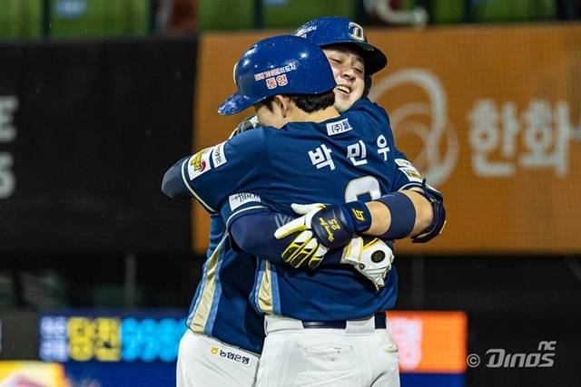 김형준과 박민우. 사진=NC 제공