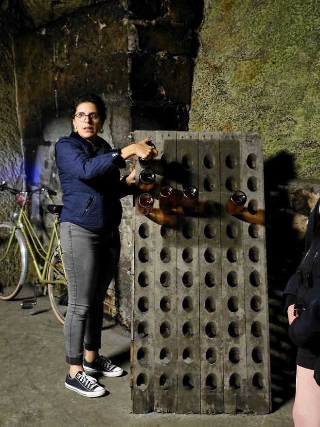 스파클링 와인 병숙성 과정 설명. 최현태 기자