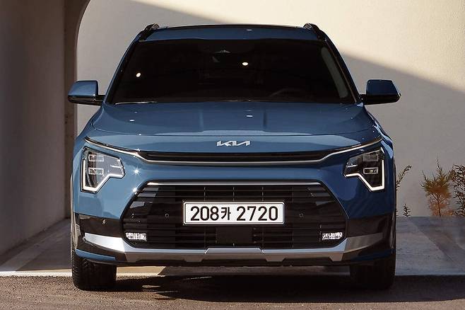 2025년형 기아 니로 정면