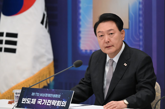 윤석열 대통령이 지난해 6월 8일 청와대 영빈관에서 열린 비상경제민생회의에서 모두발언을 하고 있다. [사진출처 = 대통령실]