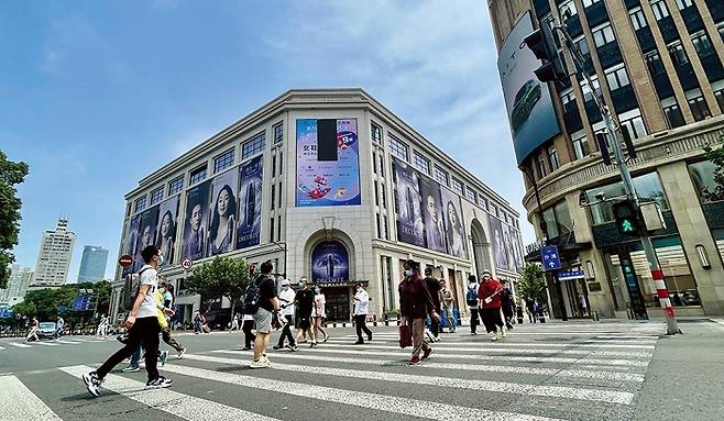 중국 스마트폰에서 개인정보가 빠져나간다는 소문이 돌고 있다.[사진=뉴시스]