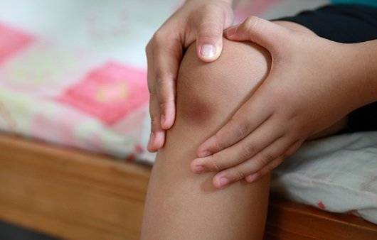 퇴행성 관절염의 치료는 증상, 환자의 직업 등을 종합적으로 고려하여 진행해야 한다｜출처: 게티이미지뱅크