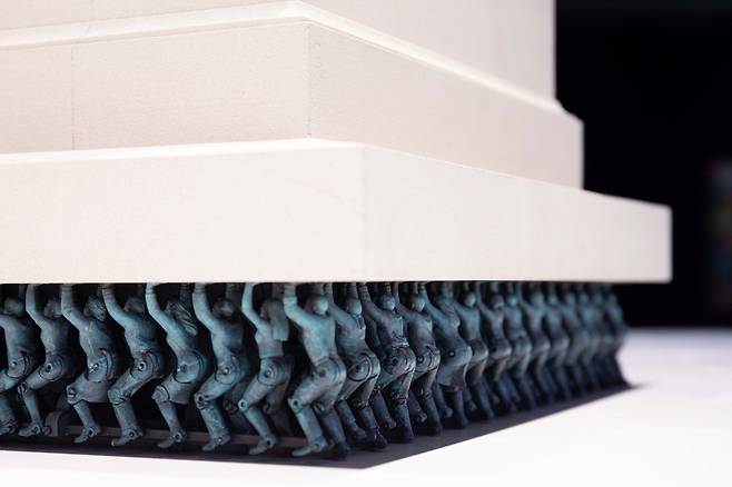 서도호, 공인들, 2024. [아트선재센터]