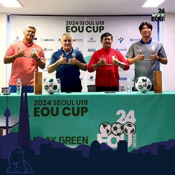 2024 서울 Earth On Us컵 U19-국제청소년대회(이하 서울 EOU컵)가 개막한다. 27일 서울 목동운동장에서 공식 기자회견에 참석한 각팀 감독들. 사진┃한국스포츠에이전트협회