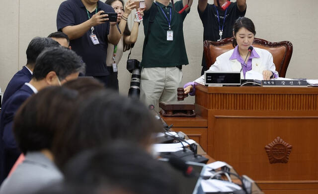 22일 국회에서 보건복지위원회 법안심사 제1소위원회가 열리고 있다. 연합뉴스