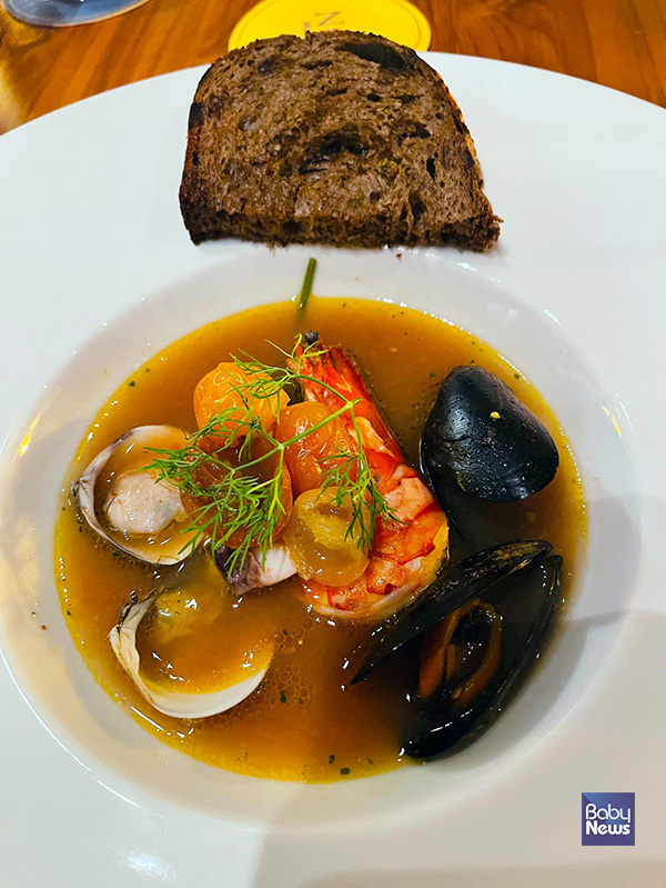 호이아나 리조트 & 골프에서 즐길 수 있는 세계 각국의 다양한 음식들. 소장섭 기자 ⓒ베이비뉴스