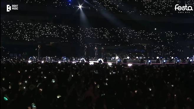 [서울=뉴시스] 아이돌 BTS의 콘서트 (사진= BTS 공식 유튜브 채널 캡처) 2024.8.28. photo@newsis.com *재판매 및 DB 금지