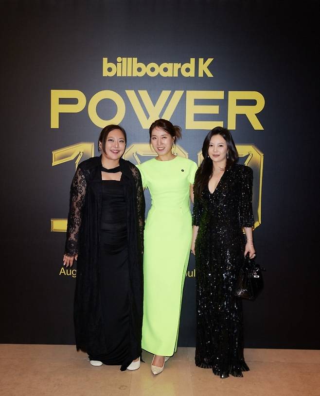 왼쪽부터 박주원 시몬느 에프씨 대표, 김유나 빌보드 코리아 대표, 차가원 피아크그룹 회장/ 사진 제공 = 빌보드 코리아
