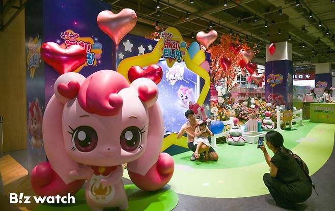 이마트가 29일 경기도 용인에 위치한 이마트 죽전점에 스타필드 DNA를 입힌 신개념 쇼핑 공간 '스타필드 마켓'을 새롭게 선보이고 있다./사진=이명근 기자 qwe123@