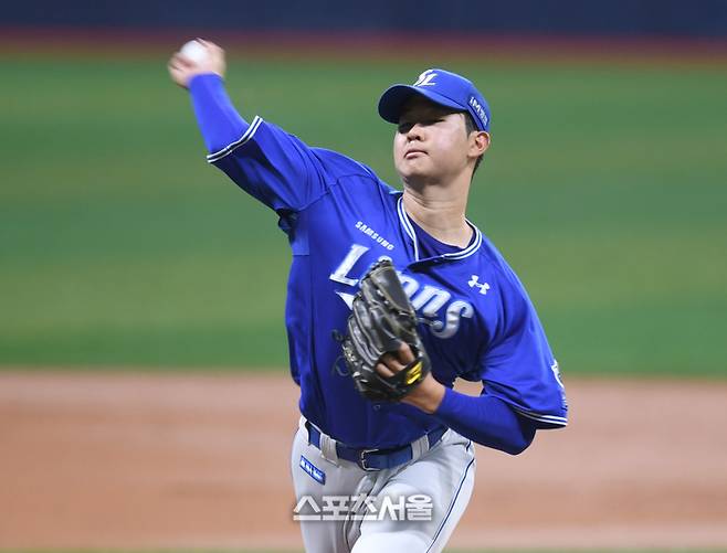 삼성 선발투수 황동재가 29일 고척 스카이돔에서 열린 2024 KBO리그 키움과 경기에서 역투하고 있다.  2024. 8. 29. 고척 | 최승섭기자 thunder@sportsseoul.com