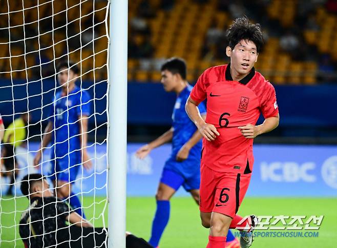 한국 국가대표 미드필더 홍현석이 튀르키예 리그가 아닌 독일 분데스리가로 향한다. 마인츠 이적에 합의했으며 오피셜 발표만 남겨두고 있다. 스포츠조선DB