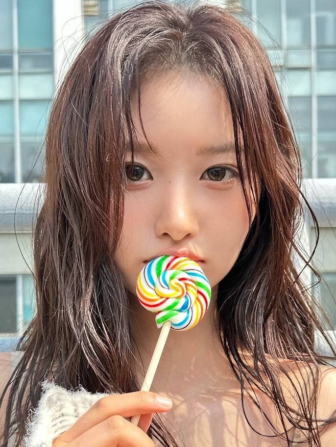 nmixx-20240829-170841-002.jpg 2004년생 걸그룹 라인업.gif