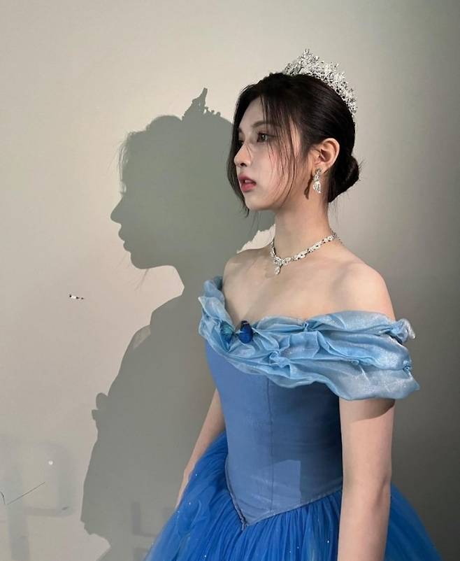 IMG_9653.jpeg 2004년생 걸그룹 라인업.gif