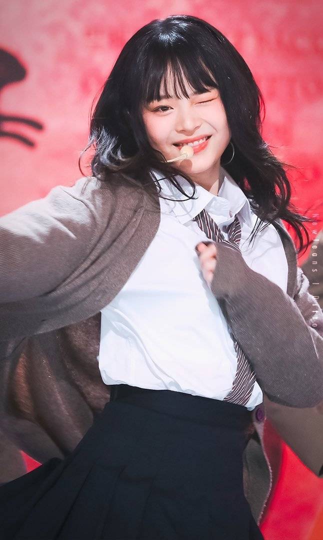 IMG_9657.jpeg 2004년생 걸그룹 라인업.gif