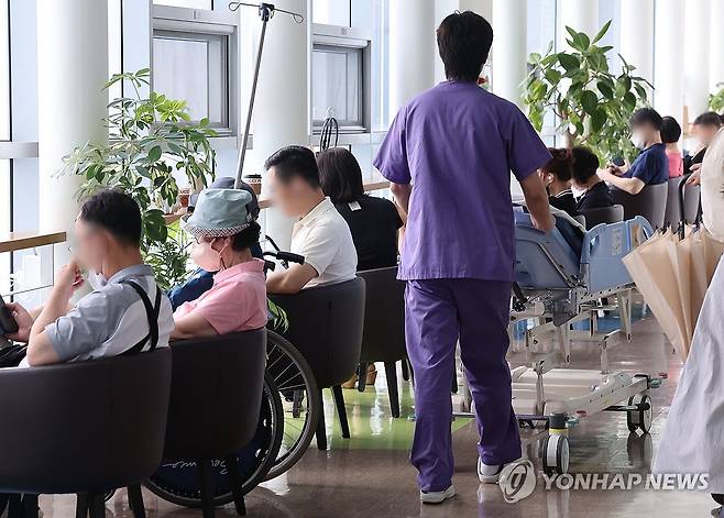 의료공백 벌써 6개월째 [연합뉴스 자료사진]