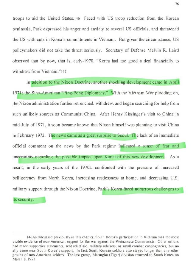 수미 테리 전 CIA 분석관의 박사 학위 논문 사본. 박정희 정권은 닉슨 정부가 주한 미군 감축에 이어 중국과 관계 개선에 나서면서 충격에 빠졌다. 당시 북한은 대남 도발에 박차를 가하며 한국 사회의 불안감을 고조시켰다. /노석조 기자·조지타운 방문연구원