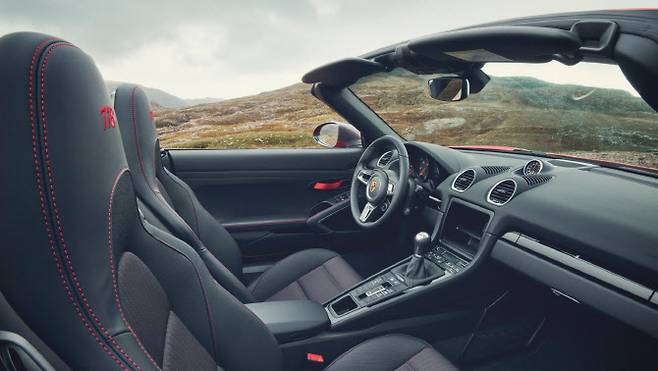 포르쉐 718 박스터 내장. (사진=포르쉐 글로벌 뉴스룸)