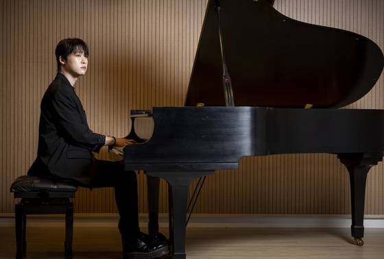 19일 오후 오은철 피아니스트를 서울 강남구 학동로 하츠뮤직연습실에서 중앙SUNDAY가 인터뷰 했다. 최영재 기자. 2024.08.19.