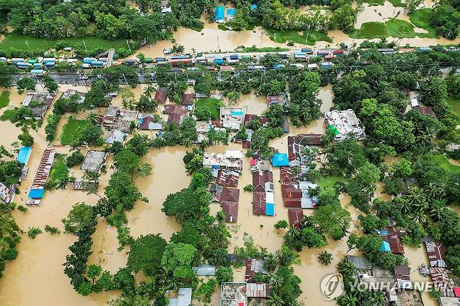 물에 잠긴 방글라데시 남동부 페니시(市) [AFP 연합뉴스 자료사진. 재판매 및 DB 금지]