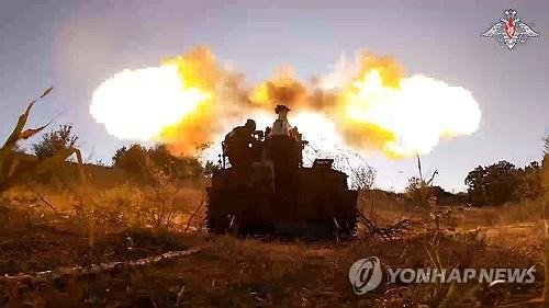 러시아군의 우크라이나 진지 공격 [AP=연합뉴스 자료사진. 러시아 국방부 제공]