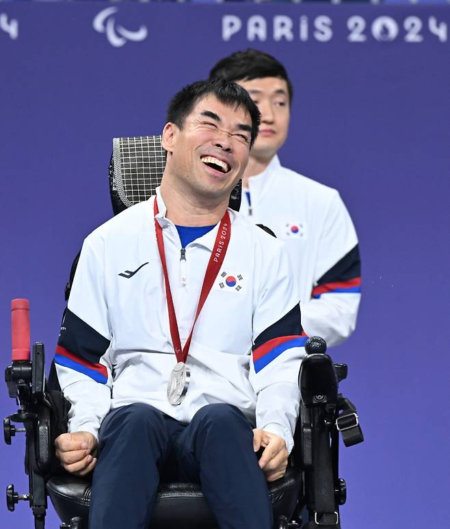 2일(한국시간) 열린 2024 파리 패럴림픽 보치아 BC1 개인전 결승전에서 은메달을 따낸 정성준(앞). 대한장애인체육회 제공