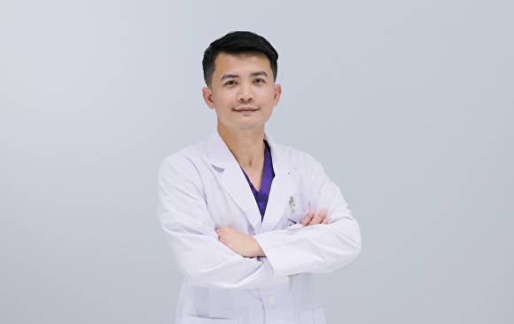캄보디아 KSFH 국립병원 신경외과 전문의 닥터 낌낭 [사진=에스포항병원]