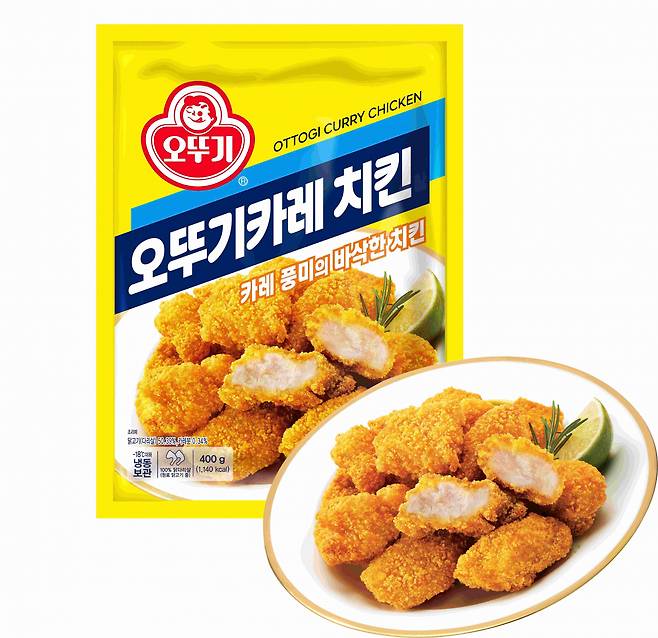 롯데마트와 슈퍼가 오뚜기와 공동개발한 ‘오뚜기 카레치킨(400g)’ [롯데마트·슈퍼 제공]