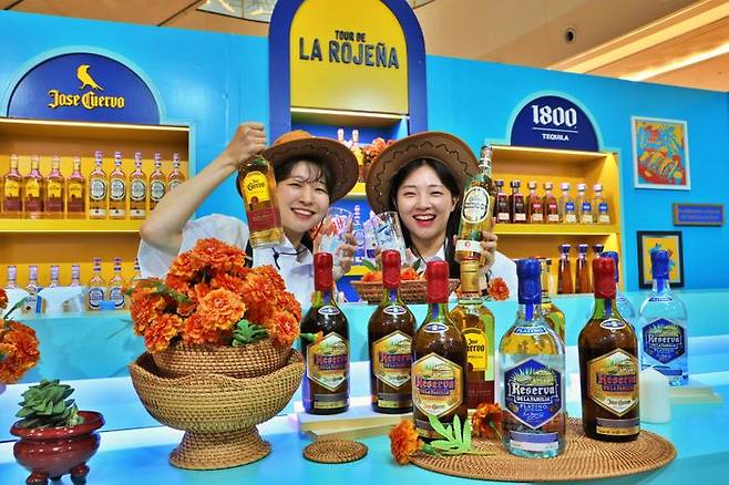 지난 6월 서울 잠실 롯데월드몰 1층 아트리움에서 진행한 ‘호세 쿠엘보(Jose Cuervo)’의 팝업 행사 모습.ⓒ롯데쇼핑