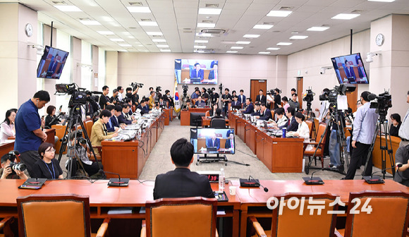 정청래 법사위원장이 지난 3일 오전 서울 여의도 국회에서 열린 심우정 검찰총장 후보자 인사청문회를 주재하고 있다. [사진=곽영래 기자]