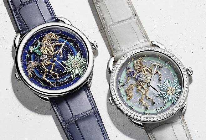 아쏘 코러스 스텔라룸 워치. 에나멜링, 금속 조각(인그레이빙) 등 장인의 수작업으로 다이얼을 완성한 제품이다. [사진 에르메스]