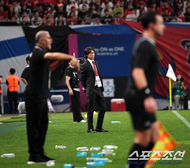 2026 북중미 월드컵 3차 예선 대한민국과 팔레스타인의 경기가 5일 서울월드컵경기장에서 열렸다. 홍명보 감독이 경기를 지켜보고 있다.상암=박재만 기자 pjm@sportschosun.com/2024.09.04/