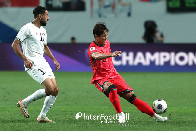 [사진=게티이미지] 홍명보 감독이 이끄는 대한민국 축구 국가대표팀(FIFA 랭킹 23위)은 5일 오후 8시 서울월드컵경기장에서 열린 2026 국제축구연맹(FIFA) 북중미 월드컵(미국-캐나다-멕시코) 아시아 지역 3차 예선 1차전에서 팔레스타인(FIFA 랭킹 96위)과 0-0으로 비겼다. 이날 경기장엔 59,576명이 찾았다.