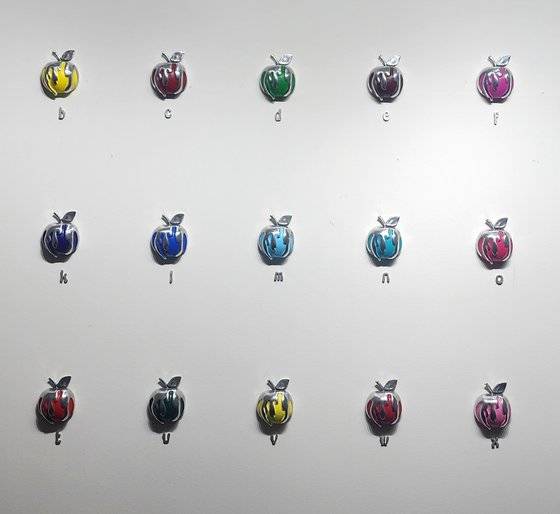 권지안 작가 '애플' 시리즈 중 하나인 '비욘드 더 애플'(2024)의 일부분. [사진 지안캐슬]