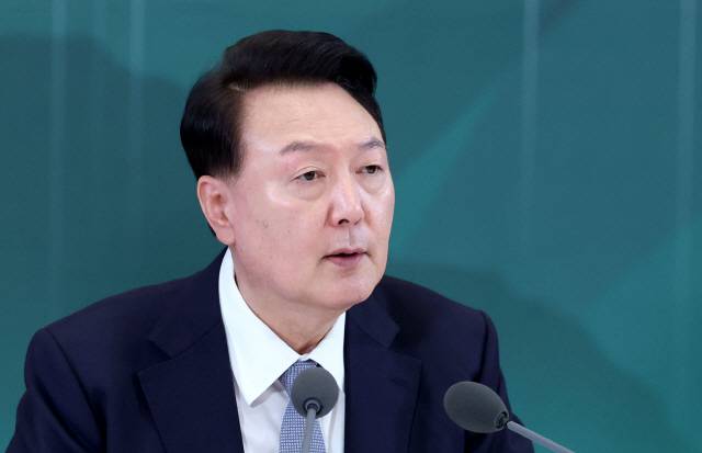 ▲ 윤석열 대통령이 5일 광주과학기술원에서 ‘첨단기술과 문화로 미래를 디자인하는 광주’를 주제로 열린 스물여덟 번째 ‘국민과 함께하는 민생토론회’에서 발언하고 있다. 연합뉴스
