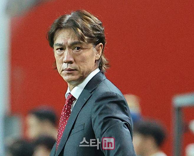 5일 오후 서울월드컵경기장에서 열린 2026 FIFA 북중미 월드컵 3차 예선 대한민국 대 팔레스타인의 경기. 홍명보 감독이 경기를 지켜보고 있다. 사진=연합뉴스