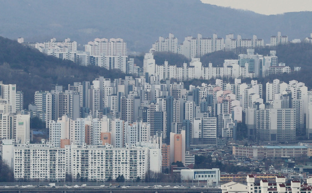 서울 남산에서 바라본 아파트 단지의 모습. 서울경제DB